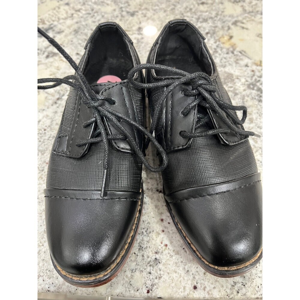 Tahari Boys Black lace up Dress Shoes Size 12
